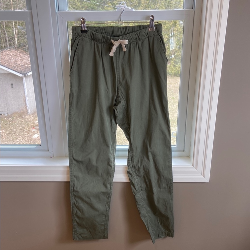 Roots straight leg pants size small women’s army green
